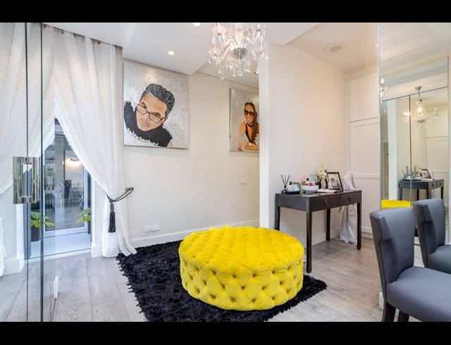 7 BEDROOM HOUSE FOR SALE IN CONSTANTIA